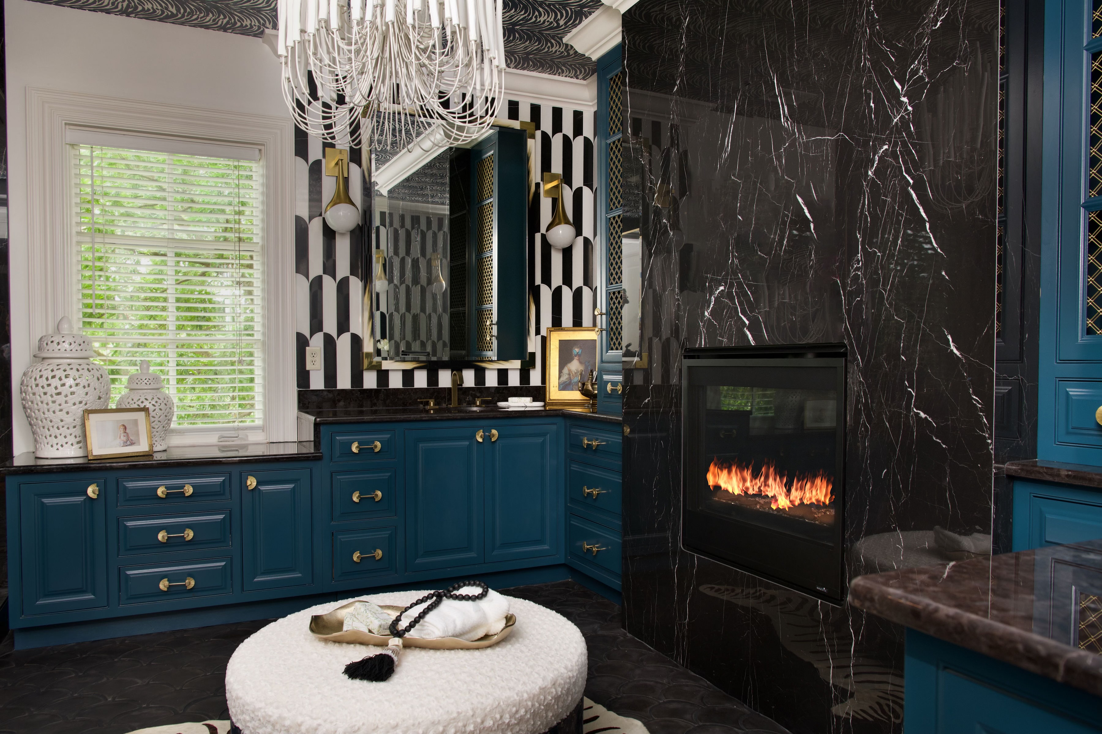 Image of luxury bathroom with black and white porcelain walls.